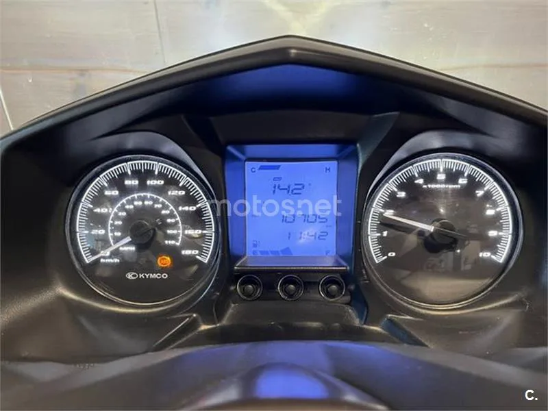 Kymco X-Town CT 300 – Vista 13