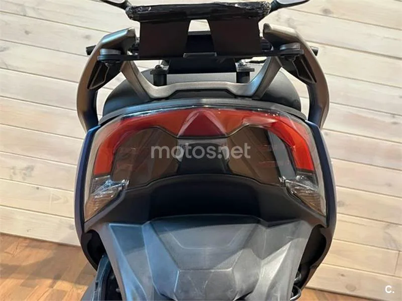 Kymco X-Town CT 300 – Vista 6
