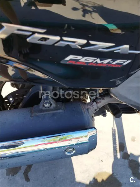Honda Forza 250 EX – Vista 8