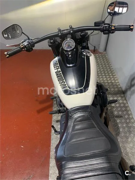 Harley-Davidson Fat Bob – Vista 15