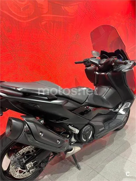 Yamaha TMAX 560 – Vista 7