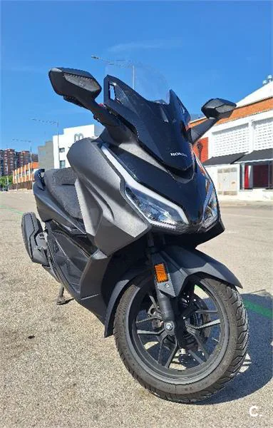 Honda Forza 350 – Vista 3