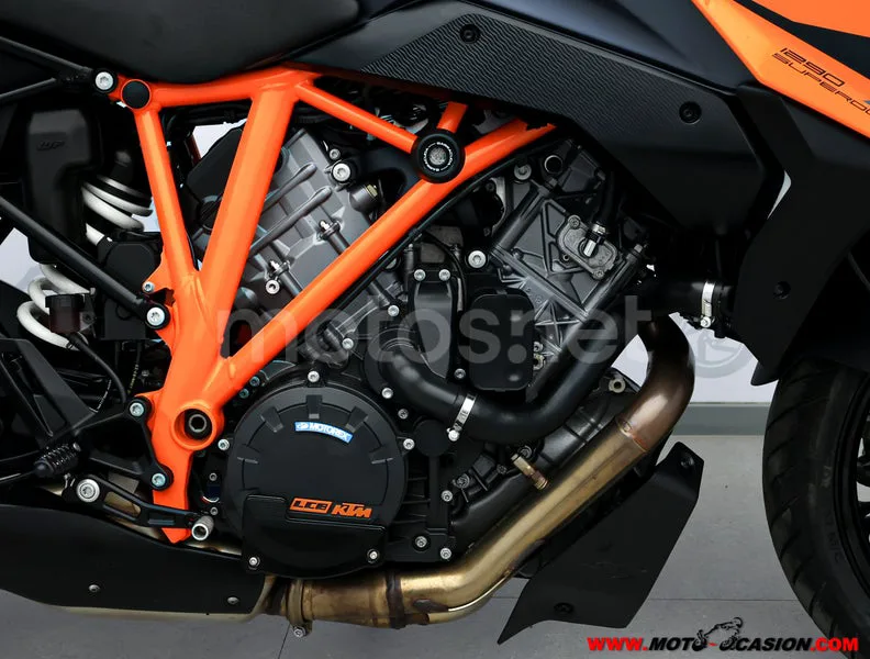 KTM 1290 Super Duke GT – Vista 5