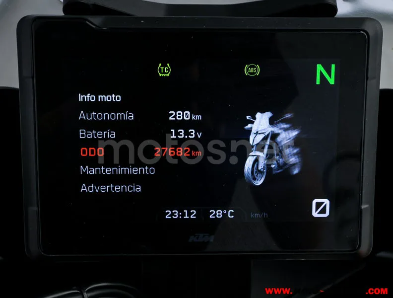 KTM 1290 Super Duke GT – Vista 6