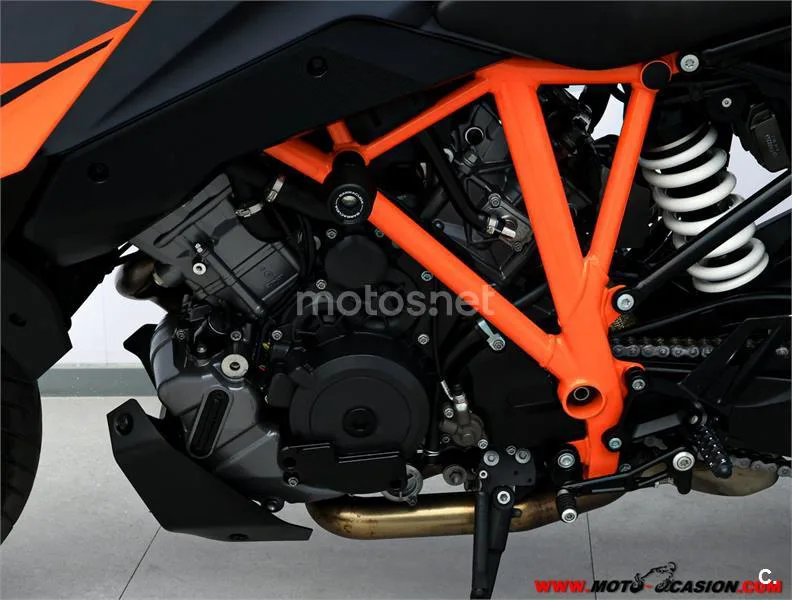 KTM 1290 Super Duke GT – Vista 10