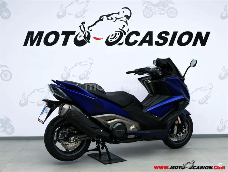 Kymco AK 550 – Vista 3