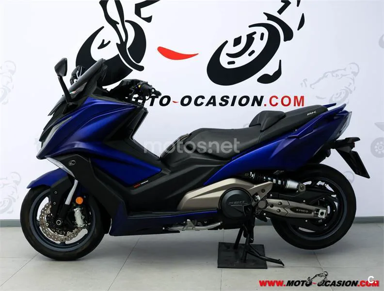 Kymco AK 550 – Vista 6