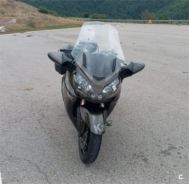 Kawasaki 1400GTR – Vista 2