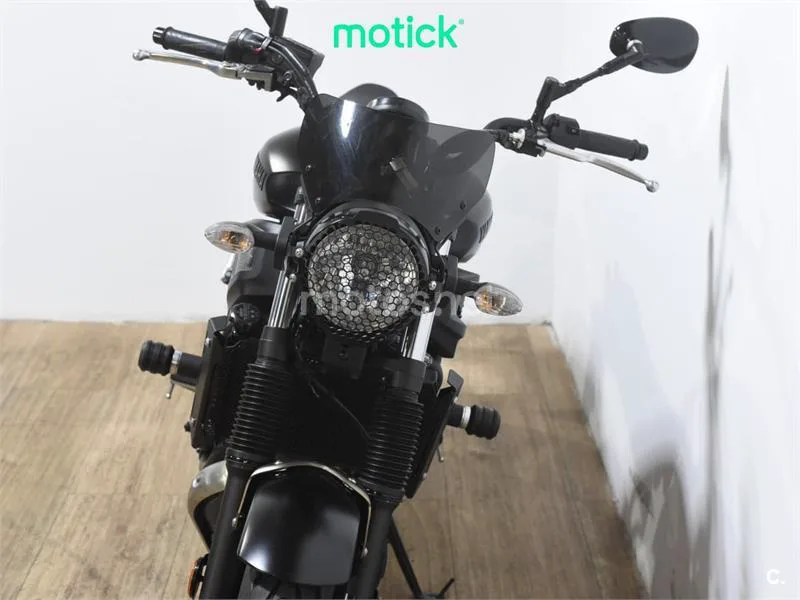 Yamaha XSR 700 – Vista 11