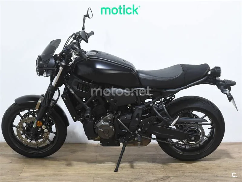 Yamaha XSR 700 – Vista 7