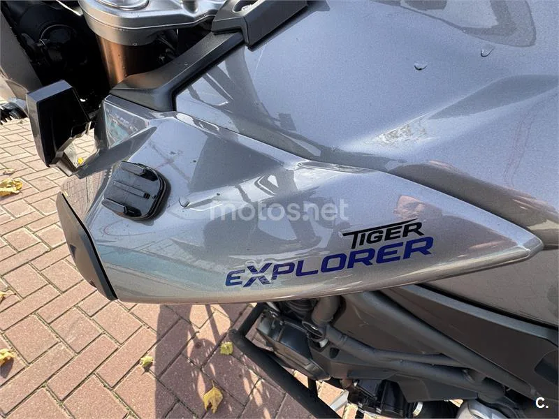 Triumph Tiger Explorer - Vista 11