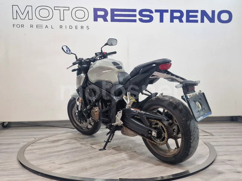 Honda CB 650 R – Vista 3