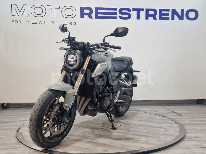 Honda CB 650 R – Vista 5