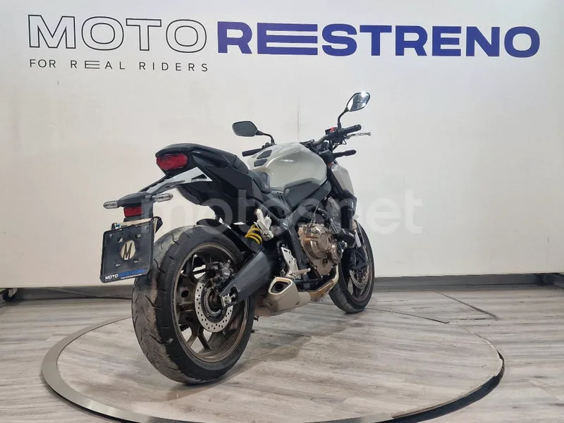 Honda CB 650 R – Vista 8