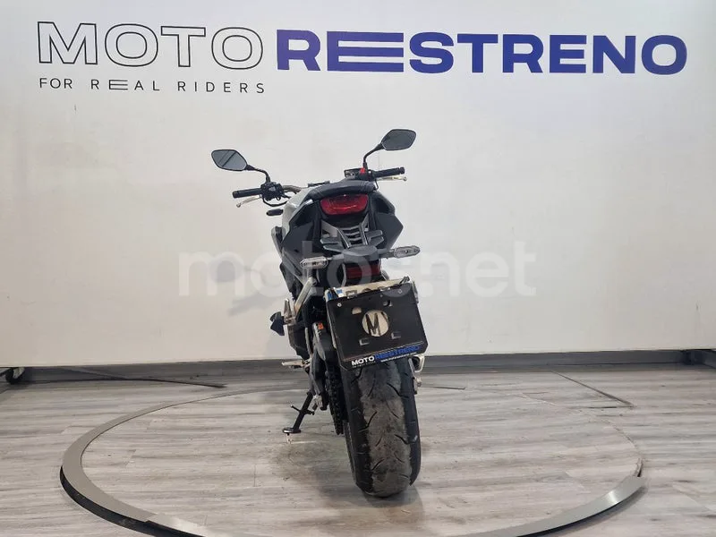 Honda CB 650 R – Vista 9