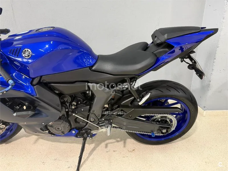Yamaha R7 – Vista 3