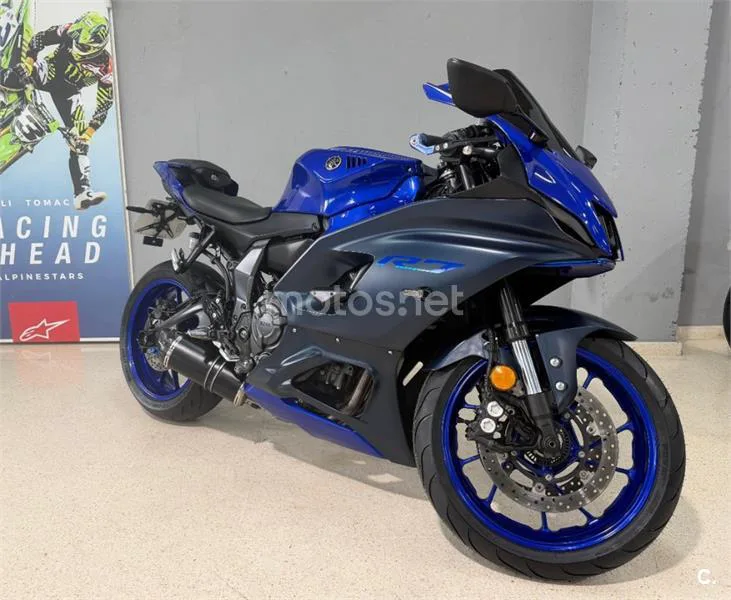 Yamaha R7 – Vista 8