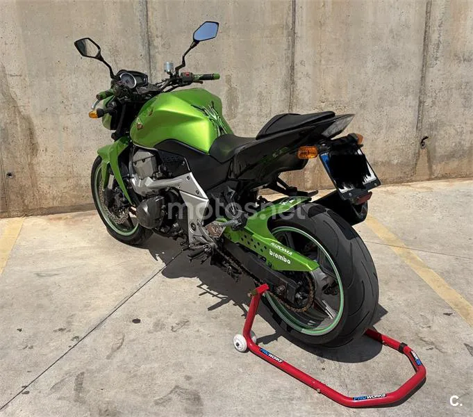 Kawasaki Z750 – Vista 2