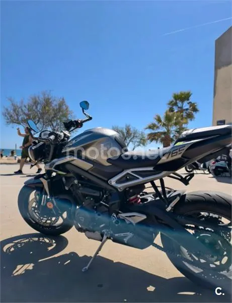 Triumph Street Triple 765 – Vista 2