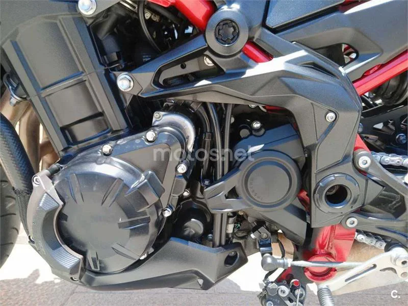 Kawasaki Z900 – Vista 14