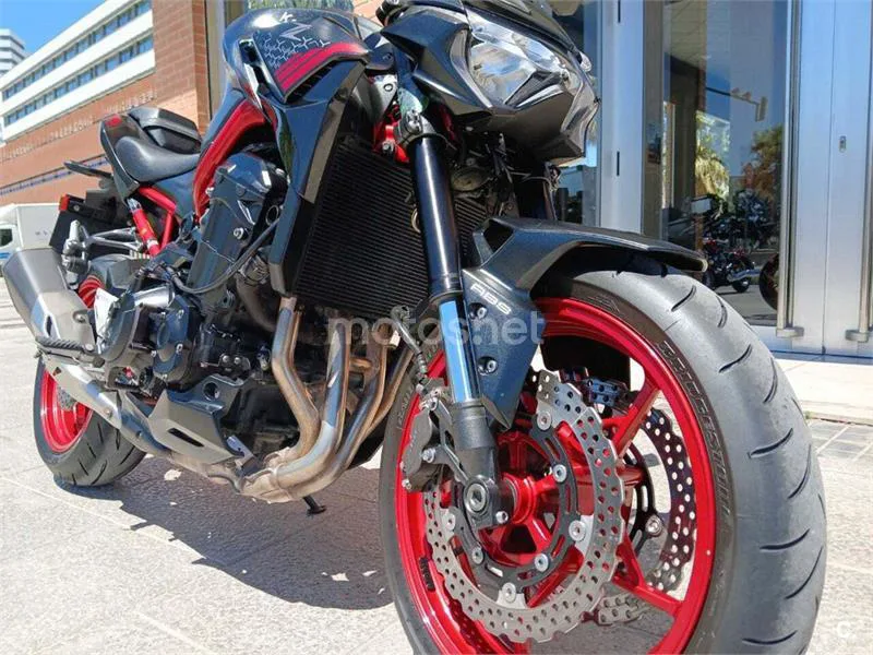 Kawasaki Z900 – Vista 10