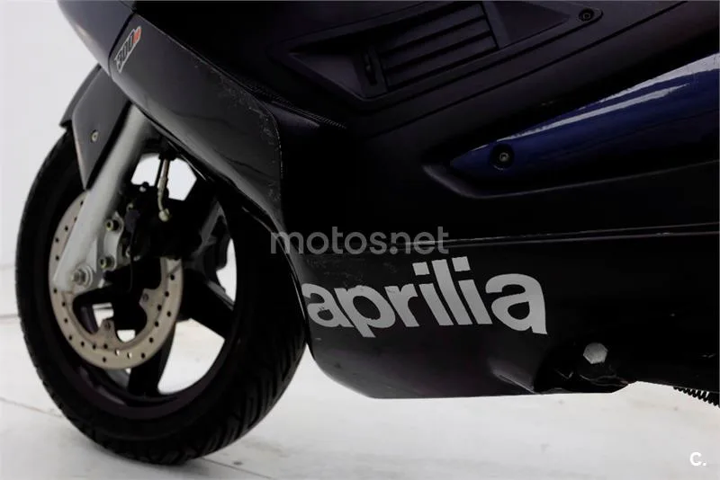 Aprilia SR Max 300 – Vista 11