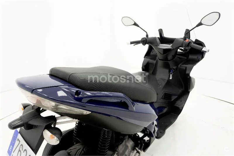 Aprilia SR Max 300 – Vista 13
