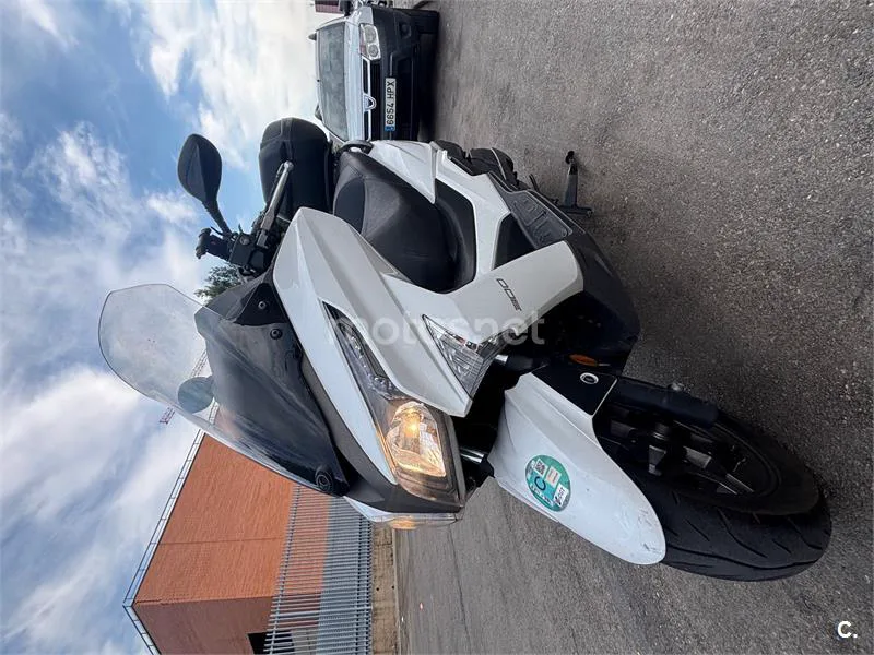 Kymco Grand Dink 300 – Vista 6
