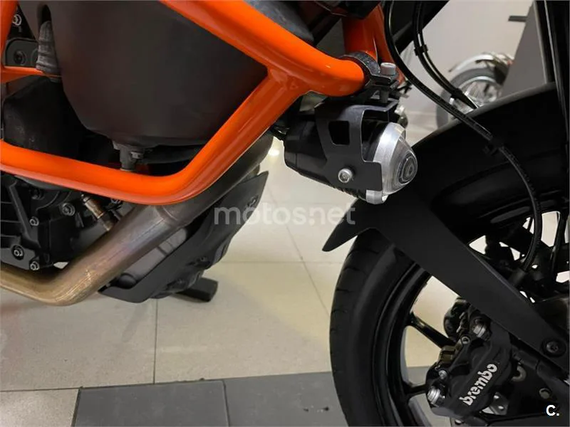 KTM 1090 Adventure – Vista 11