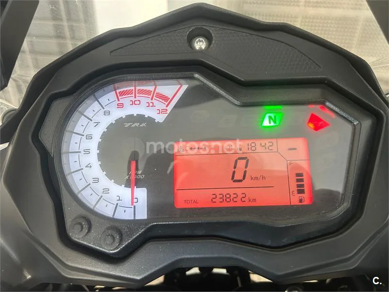 Benelli TRK 502 – Vista 9