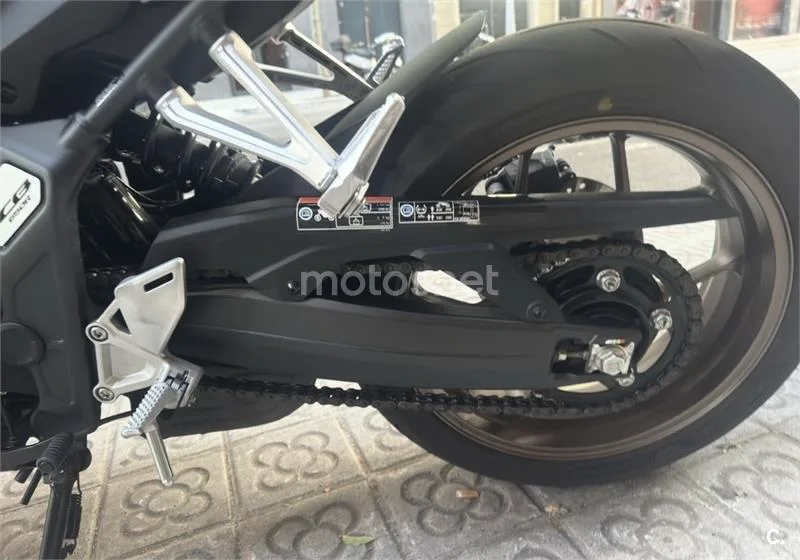 Honda CB 650 R – Vista 8