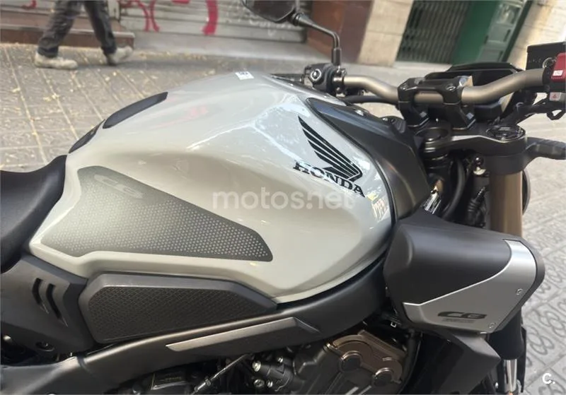 Honda CB 650 R – Vista 9