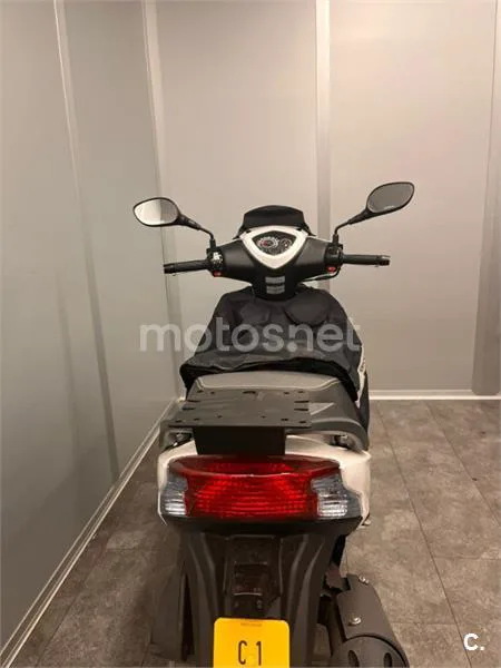 Kymco Agility City 50 – Vista 4
