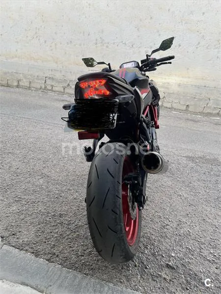 Kawasaki Z650 – Vista 7