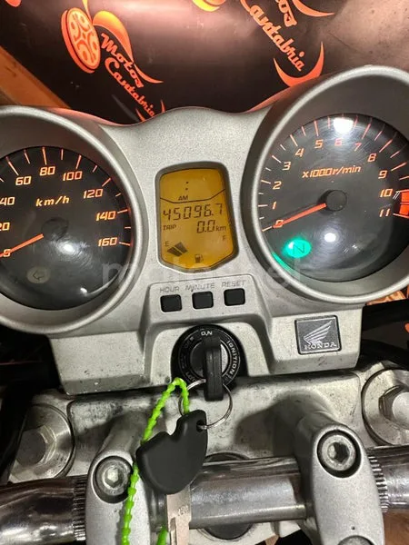 Honda CB250F - Vista 7