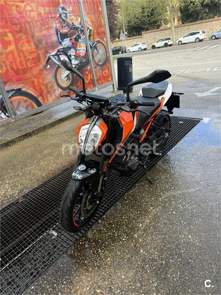 KTM 125 – Vista 3