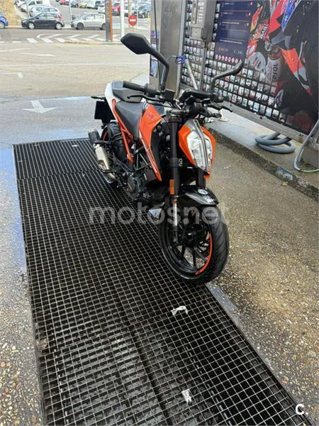 KTM 125 – Vista 4