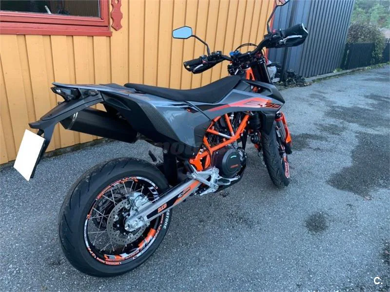 KTM 690 SMC R – Vista 2