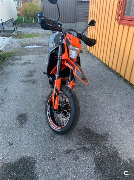 KTM 690 SMC R – Vista 4