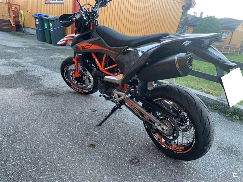 KTM 690 SMC R – Vista 5