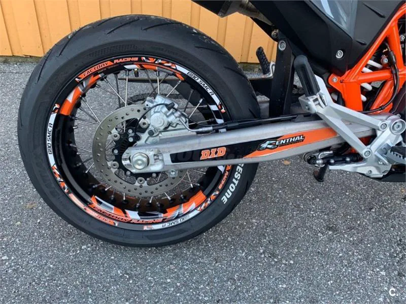KTM 690 SMC R – Vista 6