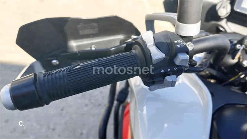 Benelli TRK 702 X – Vista 13