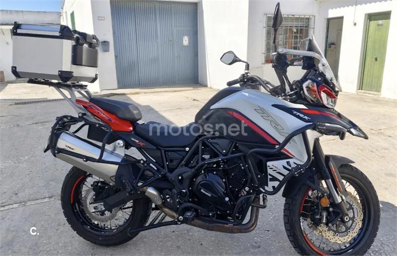 Benelli TRK 702 X – Vista 28