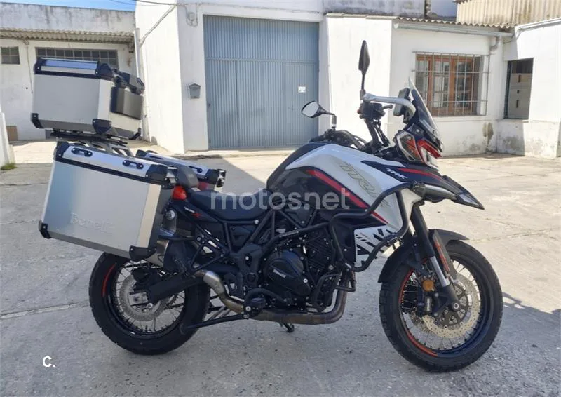 Benelli TRK 702 X – Vista 30
