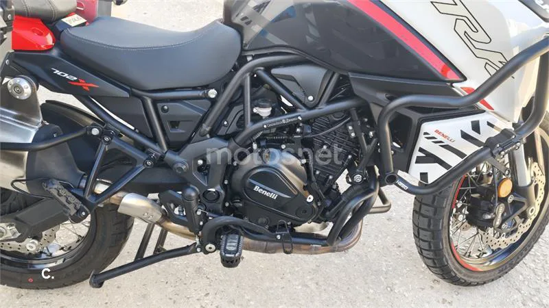 Benelli TRK 702 X – Vista 7