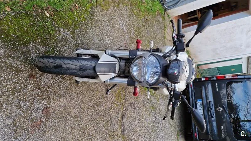 Ducati Monster 696 – Vista 3
