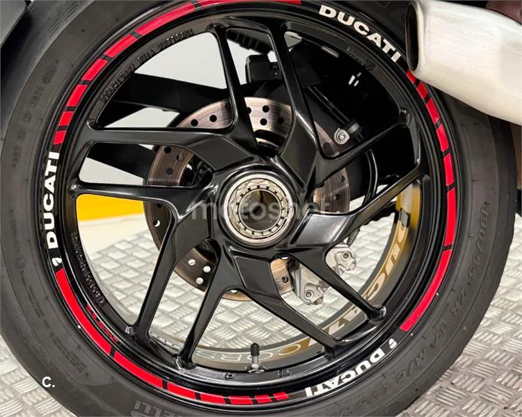 Ducati Multistrada 1200 S – Vista 13