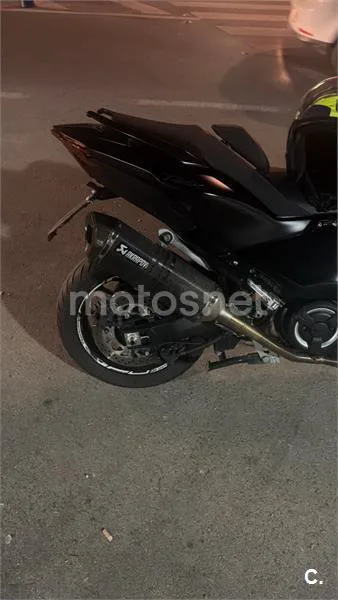 Yamaha TMAX – Vista 2