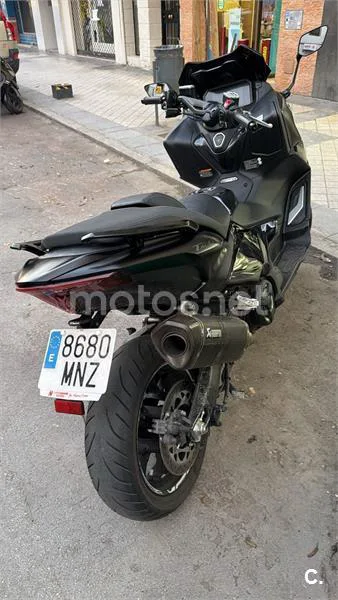 Yamaha TMAX – Vista 3