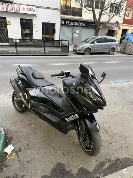 Yamaha TMAX – Vista 4